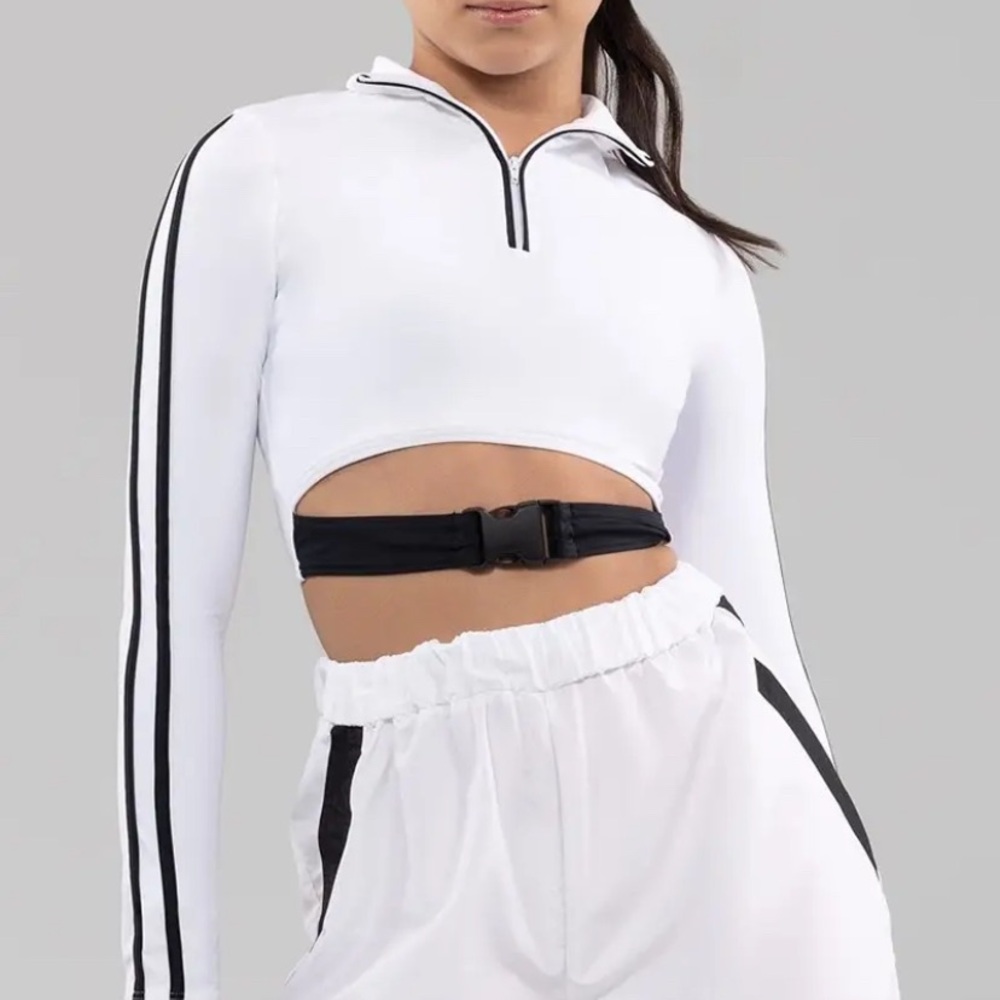 Weissman Mixify 2-Piece Set – Long Sleeve Crop Top & Contrast Joggers - Picture 2 of 8